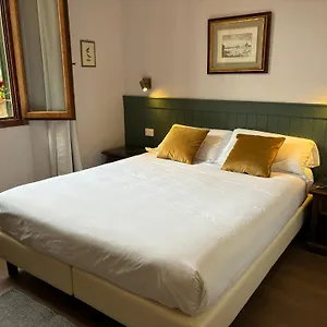 Zanobi 45 Florenz
